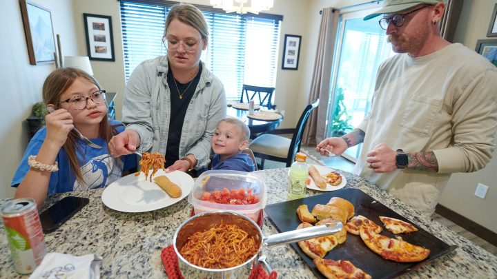 Survey confirms the struggle of working parents: ‘No way to be two things at once’