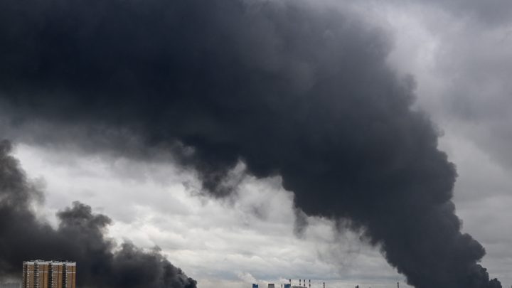 Ukraine hits a Moscow oil refinery and other sites in a large-scale drone attack