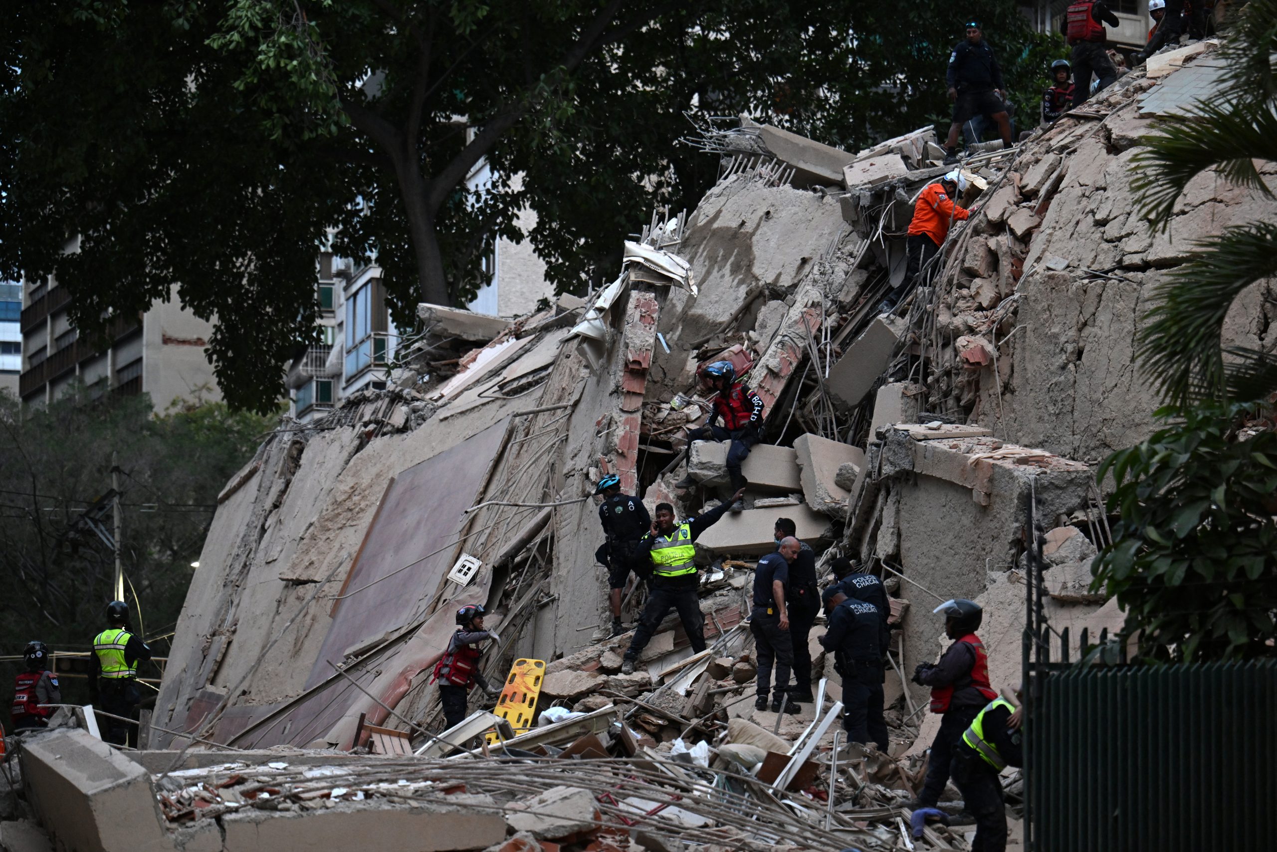 2 major earthquakes strike northern Venezuela, near Caracas