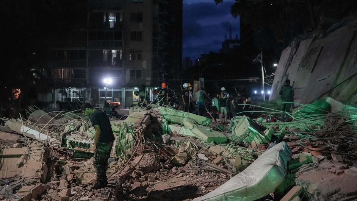 TOPSHOT-VENEZUELA-EARTHQUAKE
