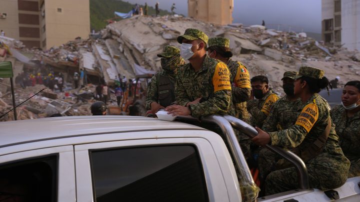 “If you are alive, make any noise”: Venezuela searches rubble on day four