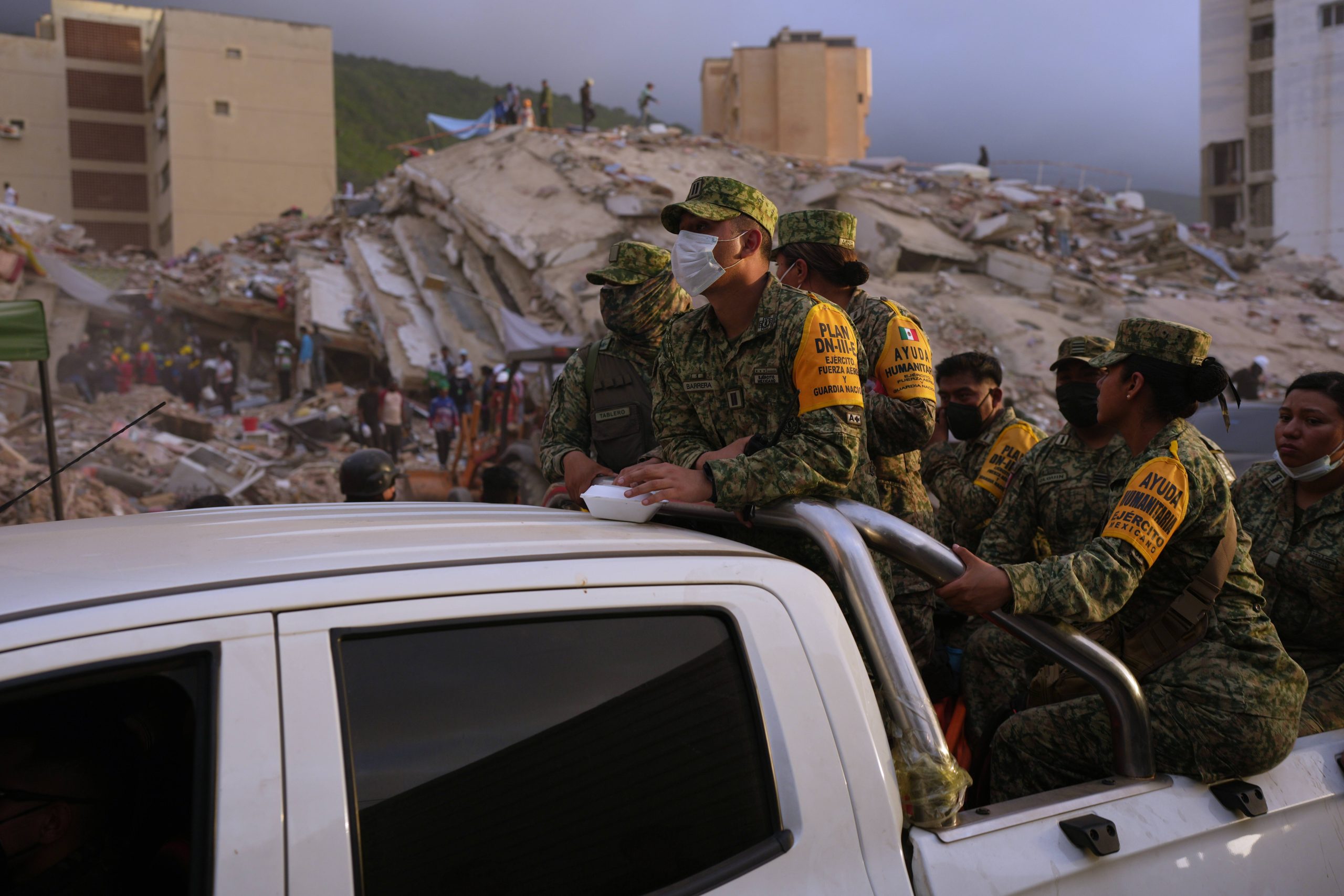 “If you are alive, make any noise”: Venezuela searches rubble on day four