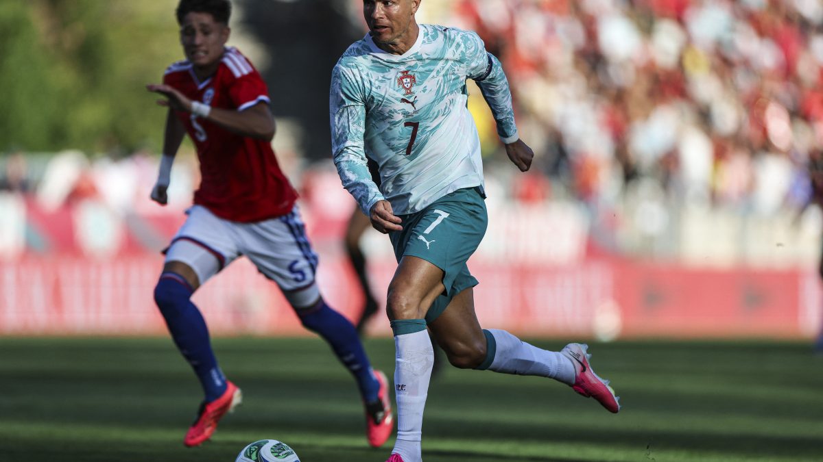FBL-FRIENDLY-POR-CHI