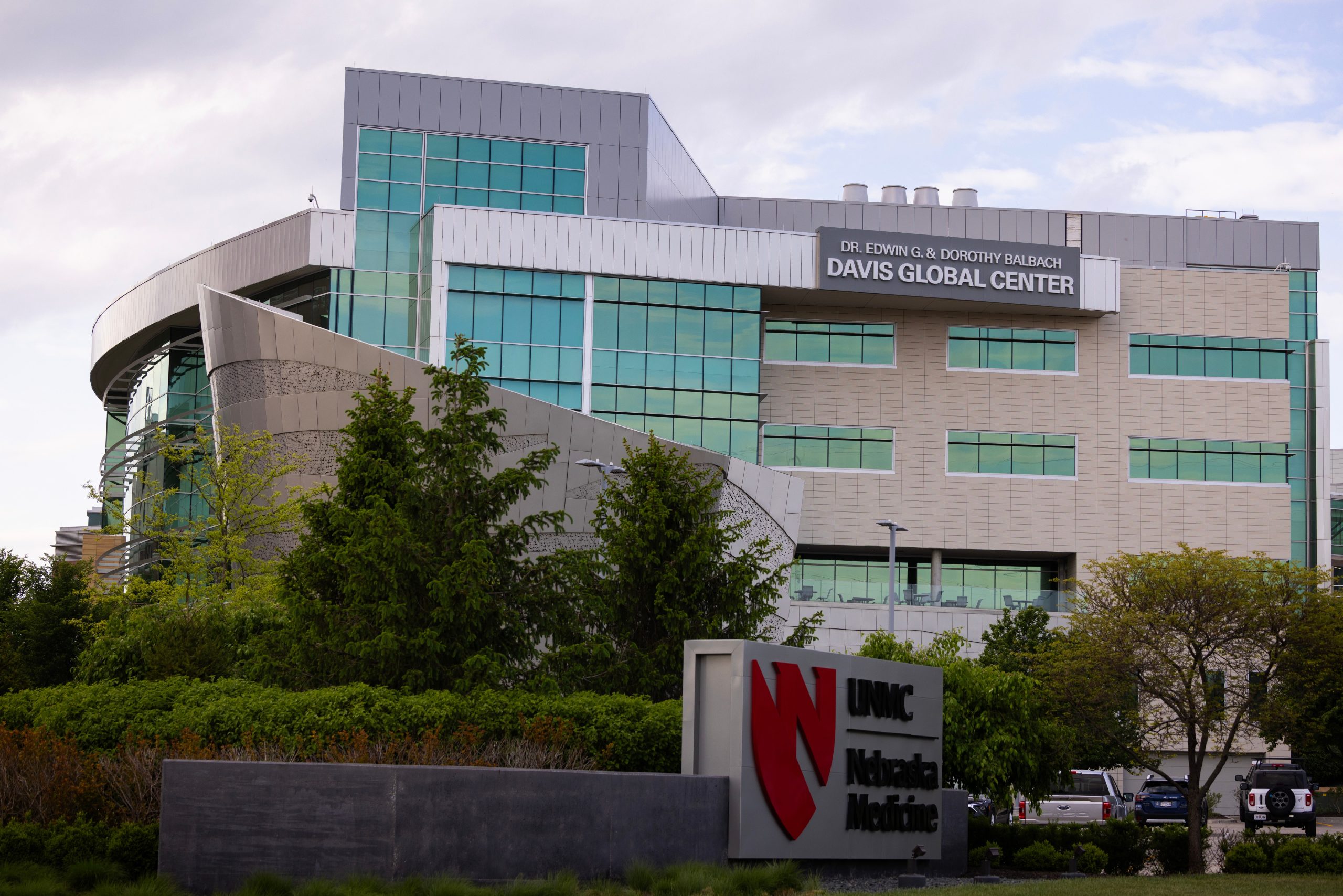 White House response to hantavirus and Ebola contrasts with COVID criticisms