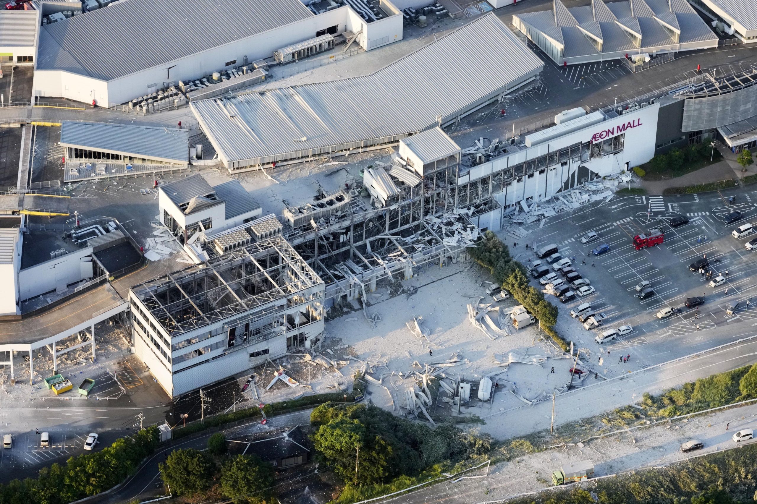 A 7.1 quake hits Japan’s Kyushu, trapping people in a collapsed shopping mall