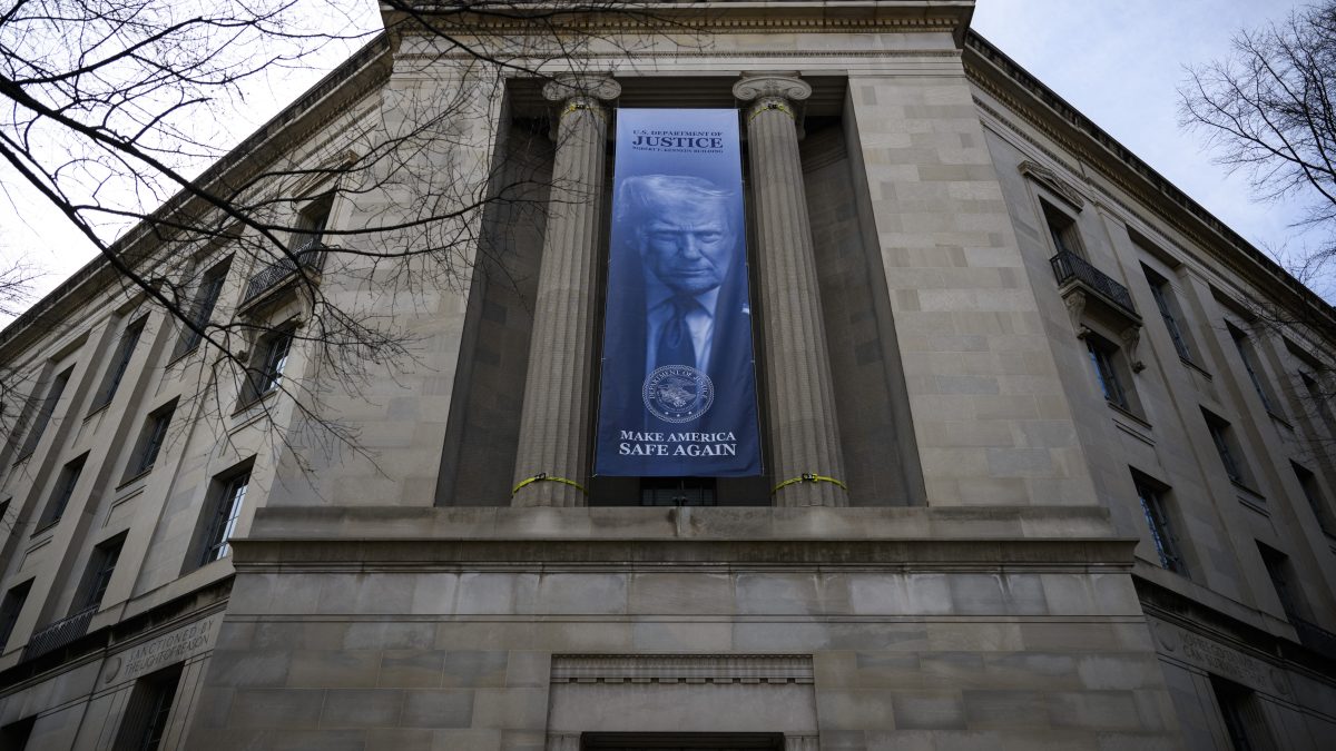 TOPSHOT-US-POLITICS-TRUMP