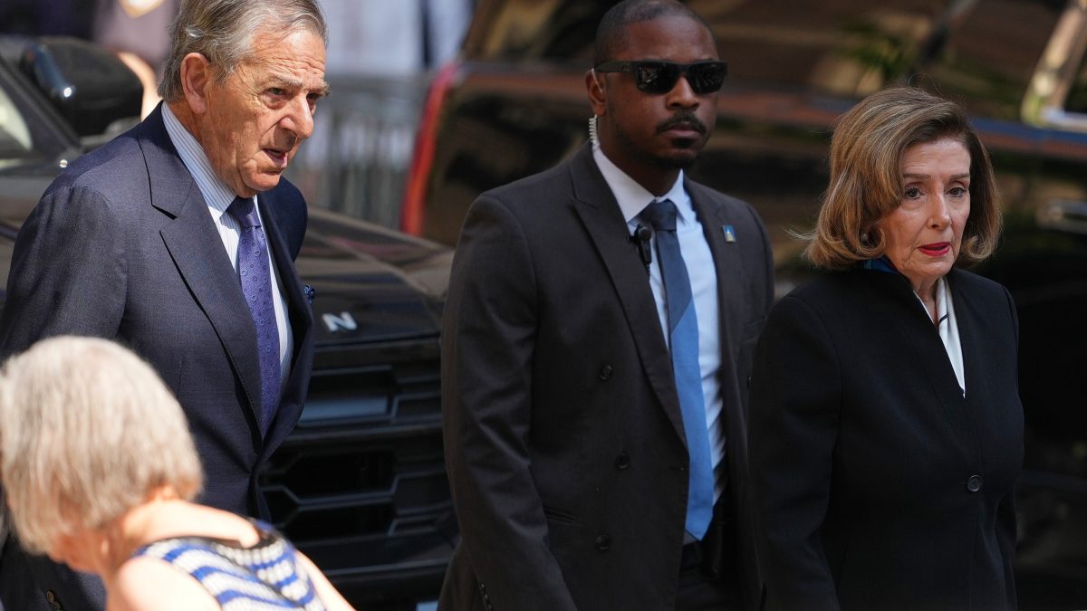 Clive Davis Funeral