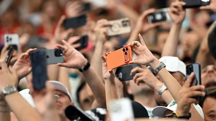 Supreme Court lets Texas restrict minors’ access to app stores for the time being