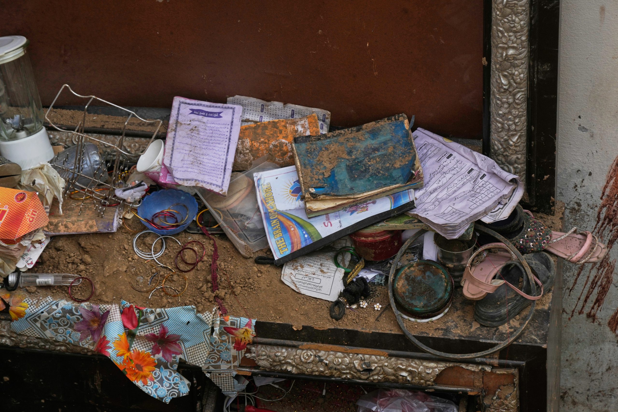 Funerals held for 14 Pakistani children killed in tutoring center collapse