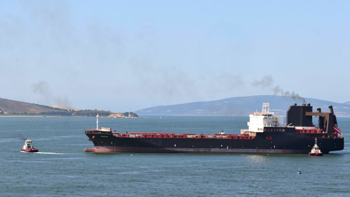 U.S. strikes bridges in Iran; Tehran targets U.S. bases in the Gulf