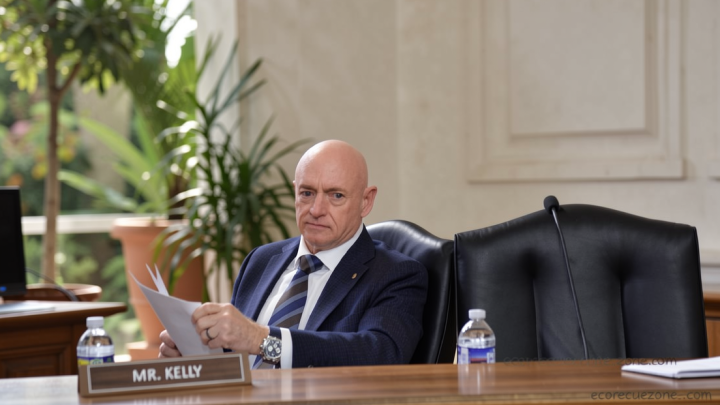 Sen. Mark Kelly says USS Lincoln sailors ‘can’t get basic needs met’