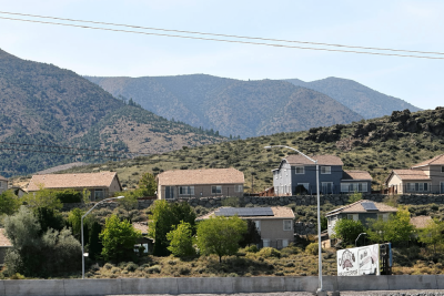 Thousands forced to evacuate parts of Reno, Nevada, as new wildfire rages